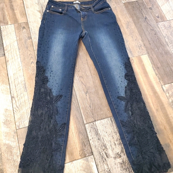style Denim - Beaded lace jeans